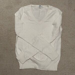 Uniqlo Women's V-Neck Sweater - White